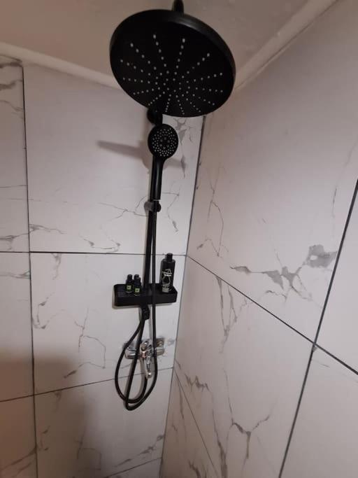 Queen Suites 60M2 Salonicco Esterno foto