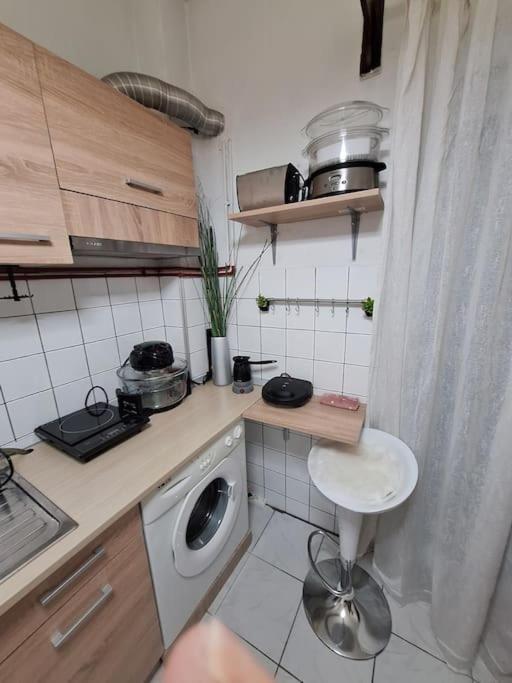 Queen Suites 60M2 Salonicco Esterno foto