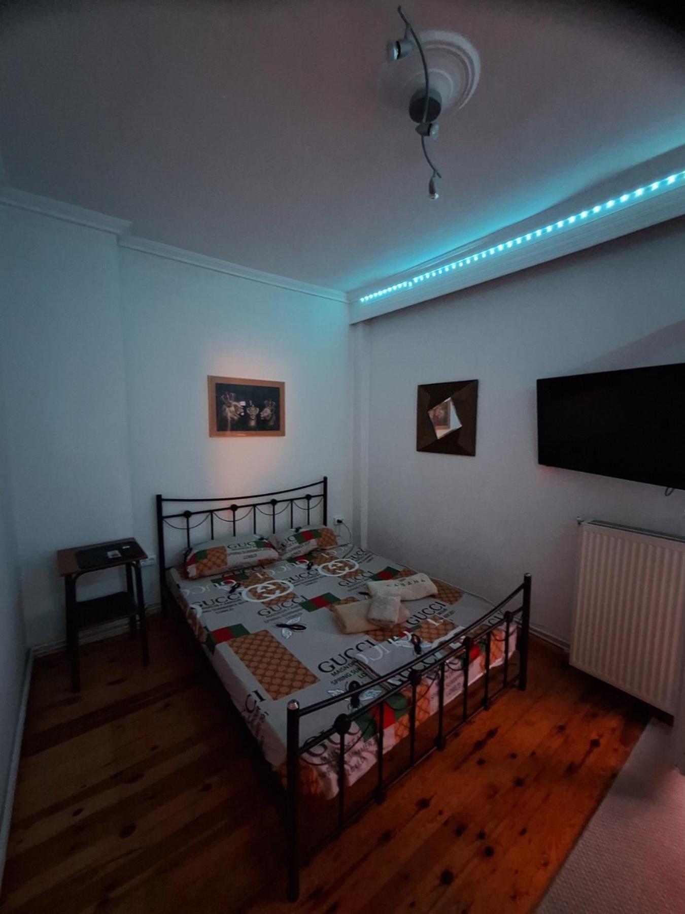 Queen Suites 60M2 Salonicco Esterno foto